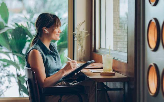 De l'écoute active à l'engagement total : les atouts de l'audio digital dans votre plan média !